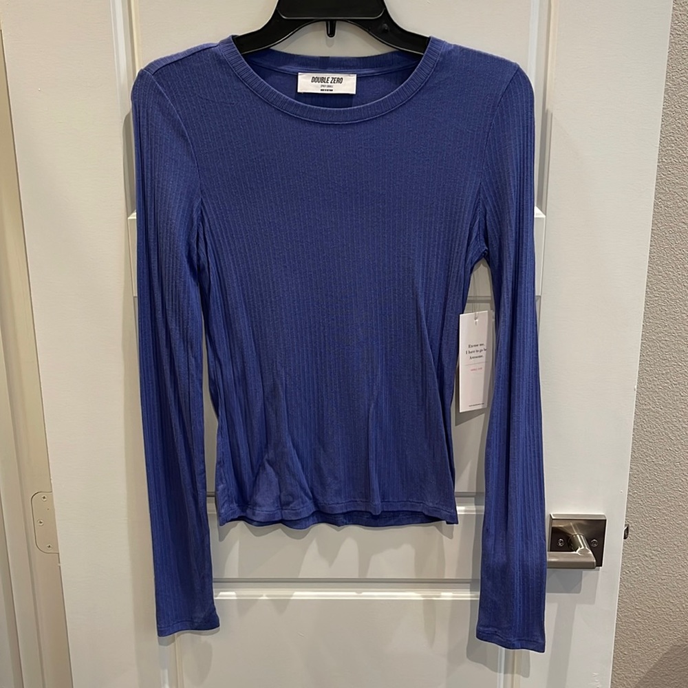 Fitted long sleeve